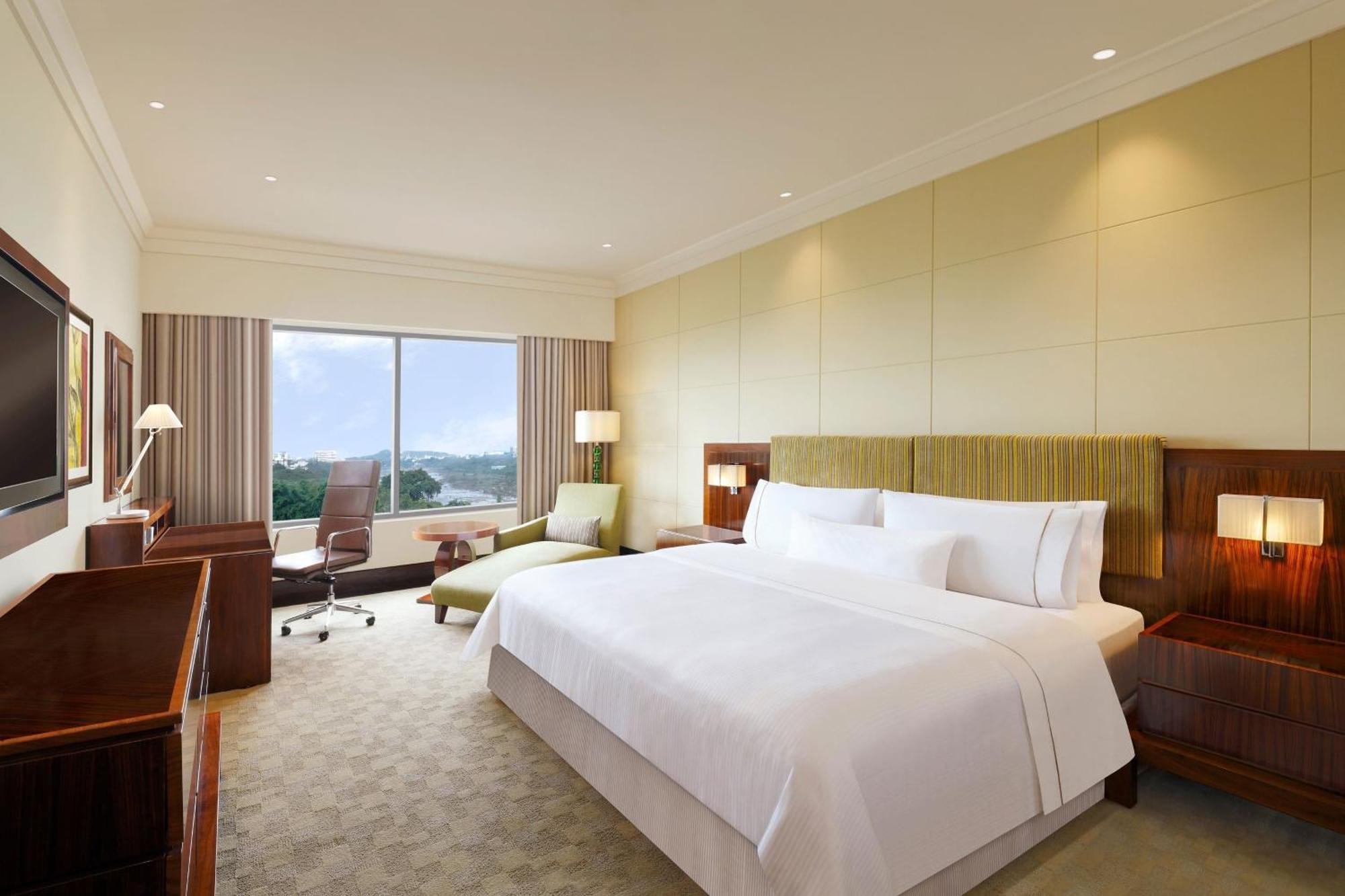 The Westin Koregaon Park Hotel 5*